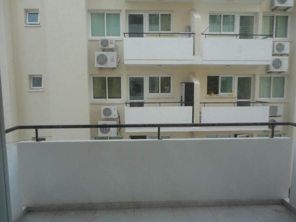 Apartments Mackenzie 1+1 Larnaca Esterno foto